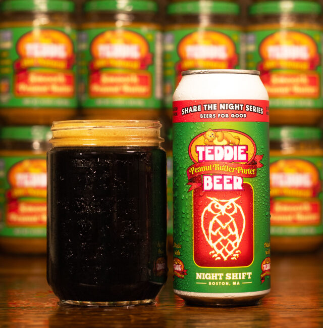 A glass mason jar filled with Teddie Peanut Butter Porter beer on the left, with the 16oz Teddie beer can on the right.